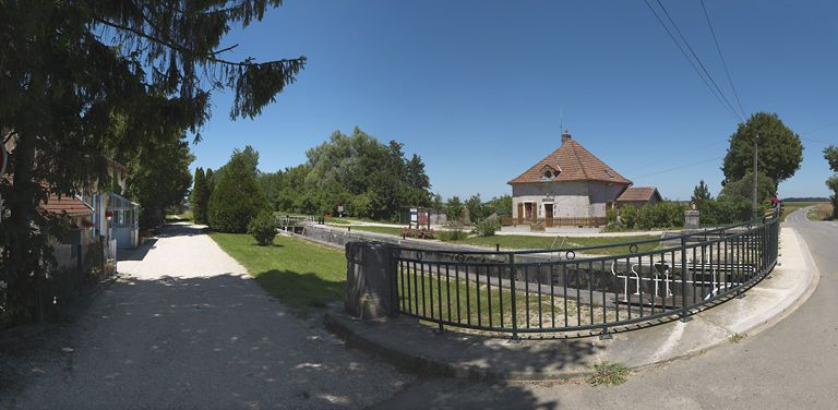 La maison éclusière. © Thierry Kuntz / Région Bourgogne-Franche-Comté, Inventaire du patrimoine - 2011