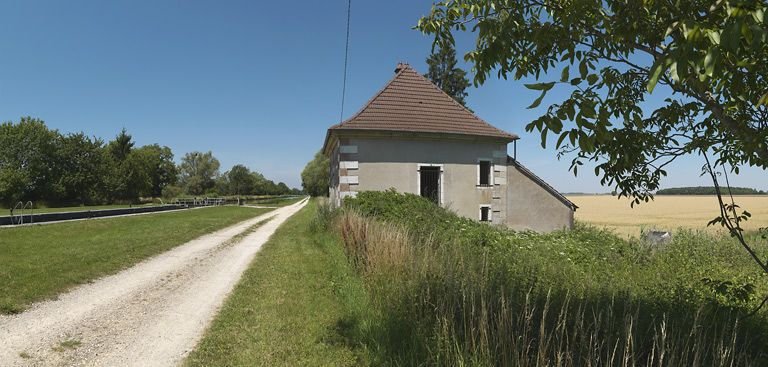 Maison éclusière vue du côté gauche. © Thierry Kuntz / Région Bourgogne-Franche-Comté, Inventaire du patrimoine - 2011