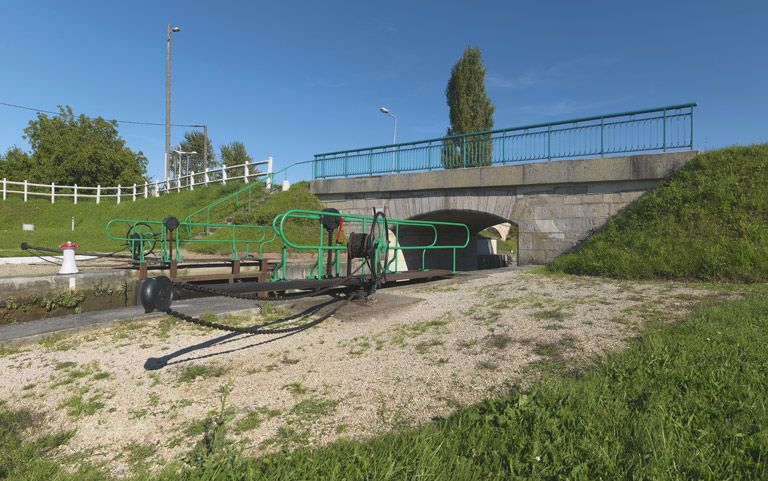 Vue d'amont. © Thierry Kuntz / Région Bourgogne-Franche-Comté, Inventaire du patrimoine - 2011