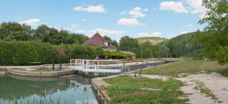 Vue d'ensemble du site d'écluse. © Pierre-Marie Barbe-Richaud / Région Bourgogne-Franche-Comté, Inventaire du patrimoine - 2011