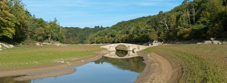 Vue du pont. © Pierre-Marie Barbe-Richaud / Région Bourgogne-Franche-Comté, Inventaire du patrimoine - 2011