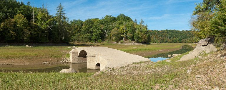 Vue du pont. © Pierre-Marie Barbe-Richaud / Région Bourgogne-Franche-Comté, Inventaire du patrimoine - 2011