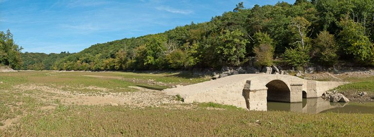 Vue du pont. © Pierre-Marie Barbe-Richaud / Région Bourgogne-Franche-Comté, Inventaire du patrimoine - 2011