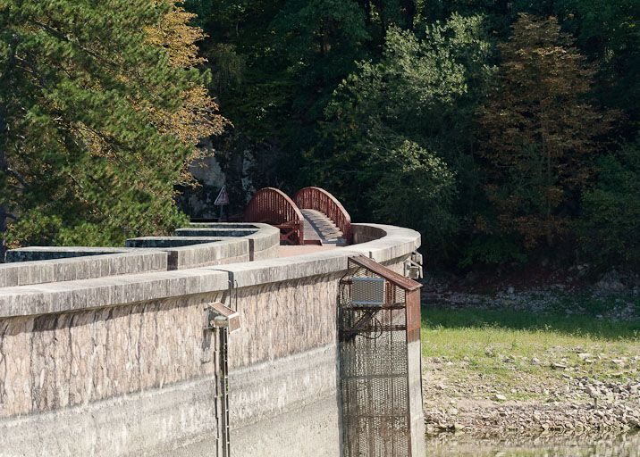 Vue de la digue du réservoir. © Pierre-Marie Barbe-Richaud / Région Bourgogne-Franche-Comté, Inventaire du patrimoine - 2011