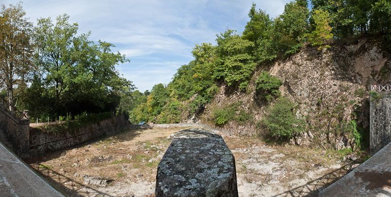 Vue de la rigole de décharge du déversoir. © Pierre-Marie Barbe-Richaud / Région Bourgogne-Franche-Comté, Inventaire du patrimoine - 2011