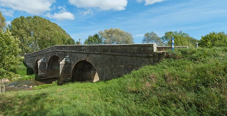 Vue du pont. © Pierre-Marie Barbe-Richaud / Région Bourgogne-Franche-Comté, Inventaire du patrimoine - 2011