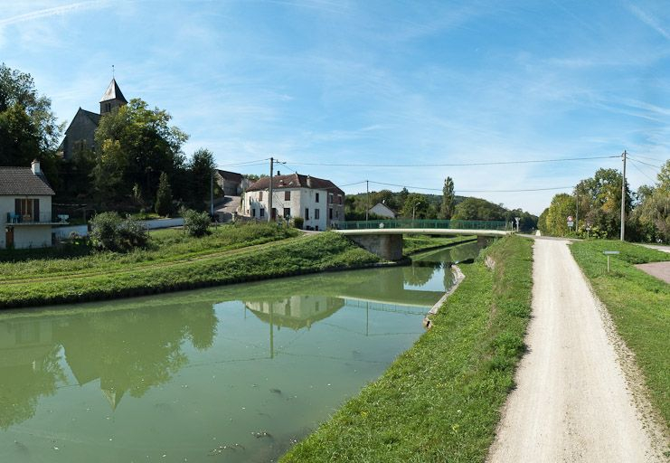 Vue du pont. © Pierre-Marie Barbe-Richaud / Région Bourgogne-Franche-Comté, Inventaire du patrimoine - 2011