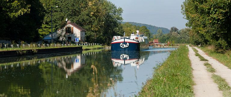 Vue du site d'écluse et de son environnement. © Pierre-Marie Barbe-Richaud / Région Bourgogne-Franche-Comté, Inventaire du patrimoine - 2011