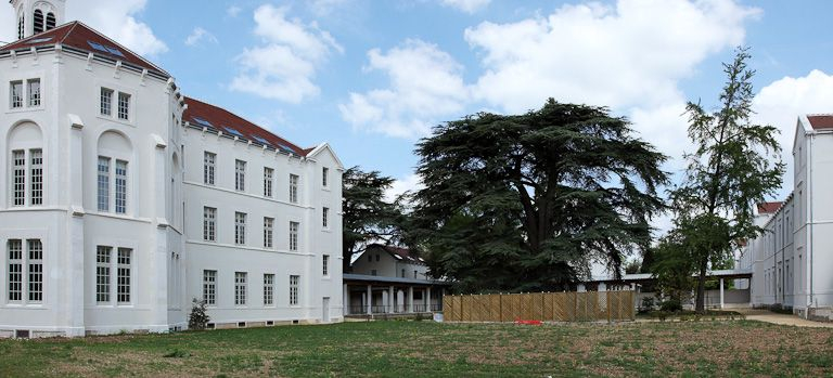 Façade postérieure du bâtiment central et ancien quartier des femmes. © Alain Morelière / Région Bourgogne-Franche-Comté, Inventaire du patrimoine - 2011