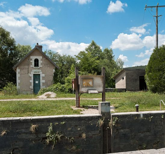 Vue d'ensemble du site d'écluse. © Pierre-Marie Barbe-Richaud / Région Bourgogne-Franche-Comté, Inventaire du patrimoine - 2011