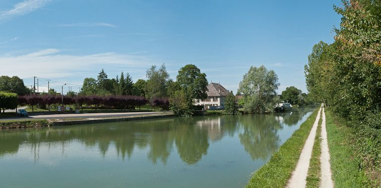 Vue générale du port. © Pierre-Marie Barbe-Richaud / Région Bourgogne-Franche-Comté, Inventaire du patrimoine - 2011
