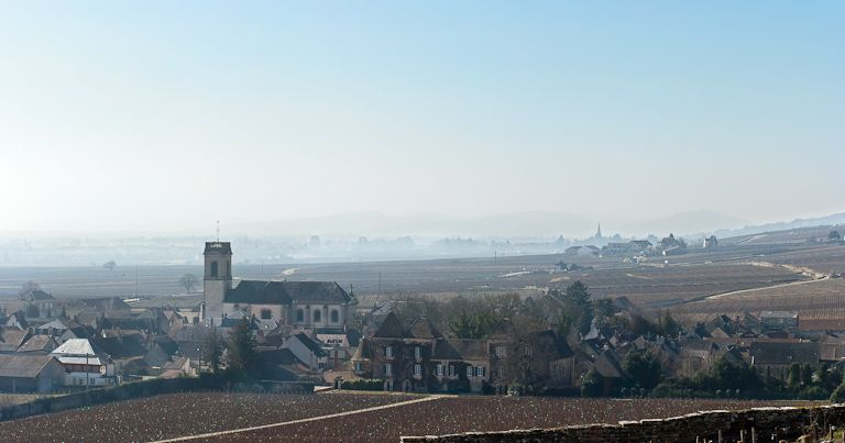 Eglise dans son site. © Pierre-Marie Barbe-Richaud / Région Bourgogne-Franche-Comté, Inventaire du patrimoine - 2012