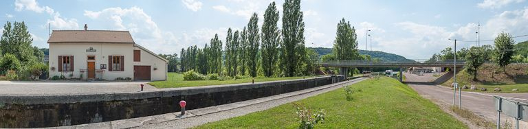 Vue d'ensemble du site d'écluse. © Pierre-Marie Barbe-Richaud / Région Bourgogne-Franche-Comté, Inventaire du patrimoine - 2012