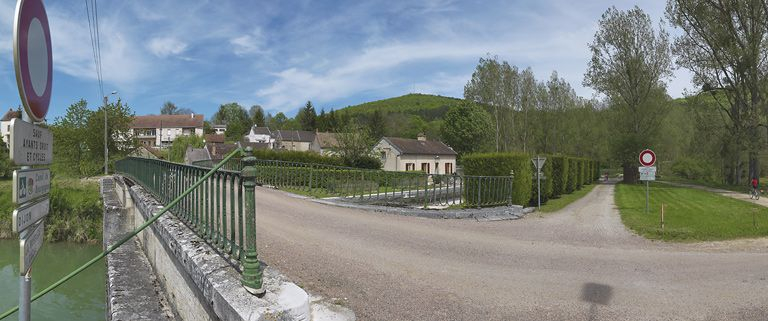 Pont vu d'aval. © Thierry Kuntz / Région Bourgogne-Franche-Comté, Inventaire du patrimoine - 2012