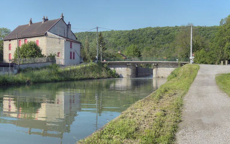 Le pont vu d'aval. © Thierry Kuntz / Région Bourgogne-Franche-Comté, Inventaire du patrimoine - 2012