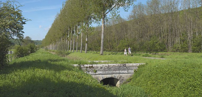 Pont sur rigole rive gauche. © Thierry Kuntz / Région Bourgogne-Franche-Comté, Inventaire du patrimoine - 2012