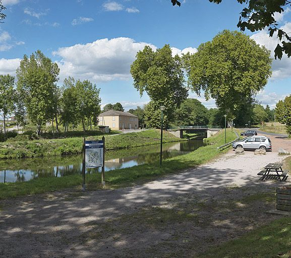 Le pont vu d'amont. © Thierry Kuntz / Région Bourgogne-Franche-Comté, Inventaire du patrimoine - 2012
