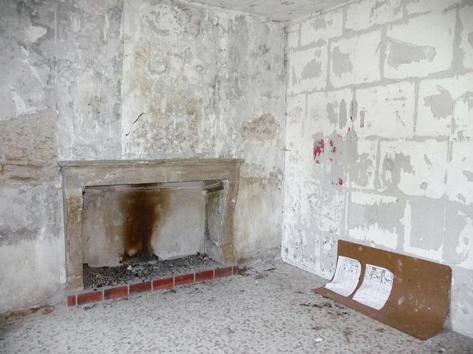 Deuxième pièce du logis du rez-de-chaussée de la grange. © Cécile Lestienne, Virginie Malherbe / Région Bourgogne-Franche-Comté, Inventaire du patrimoine - 2012