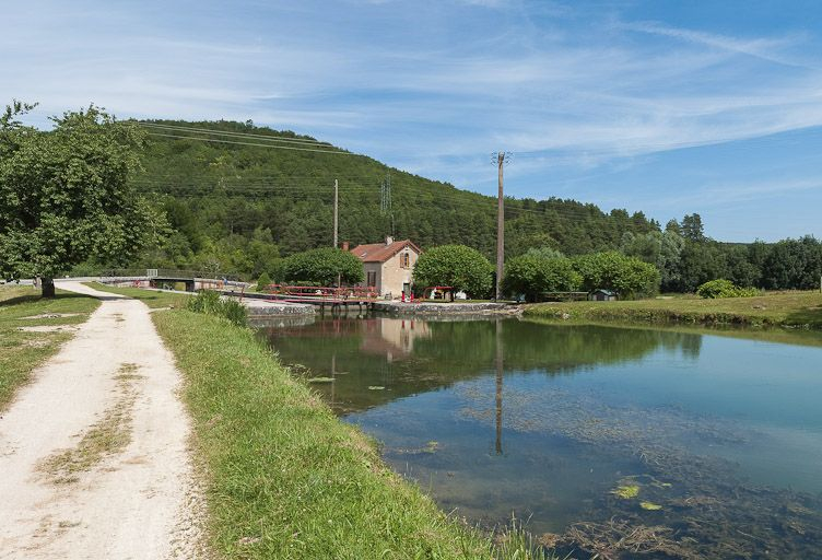 Vue d'ensemble. © Pierre-Marie Barbe-Richaud / Région Bourgogne-Franche-Comté, Inventaire du patrimoine - 2012