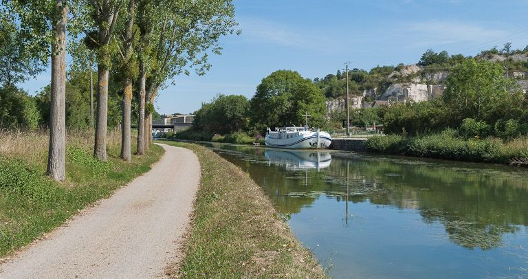 Une partie des carrières, en amont de ROCAMAT. © Pierre-Marie Barbe-Richaud / Région Bourgogne-Franche-Comté, Inventaire du patrimoine - 2012
