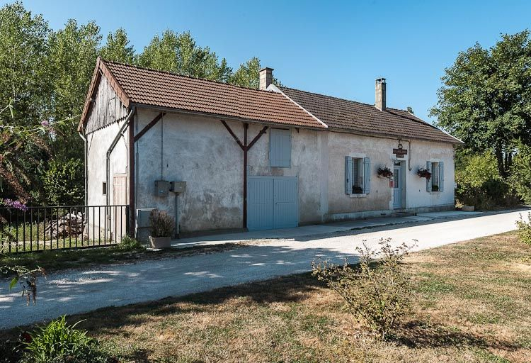 Vue d'ensemble de la maison et de son annexe. © Pierre-Marie Barbe-Richaud / Région Bourgogne-Franche-Comté, Inventaire du patrimoine - 2012