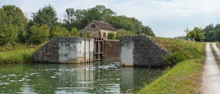 Vue d'aval. © Pierre-Marie Barbe-Richaud / Région Bourgogne-Franche-Comté, Inventaire du patrimoine - 2012