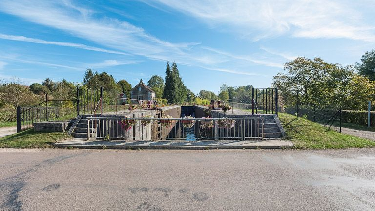 Le double sas vu du pont. © Pierre-Marie Barbe-Richaud / Région Bourgogne-Franche-Comté, Inventaire du patrimoine - 2012
