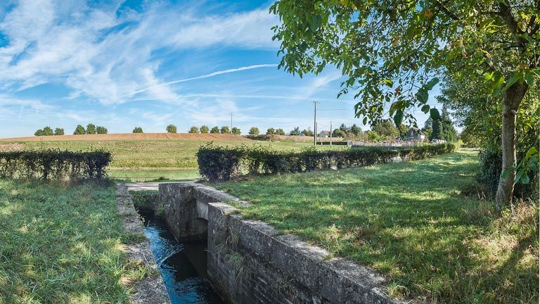 Détail de maçonnerie de la rigole. © Pierre-Marie Barbe-Richaud / Région Bourgogne-Franche-Comté, Inventaire du patrimoine - 2012