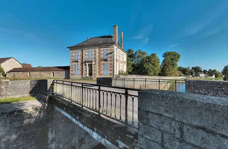 Vue de 3/4. © Thierry Kuntz / Région Bourgogne-Franche-Comté, Inventaire du patrimoine - 2013