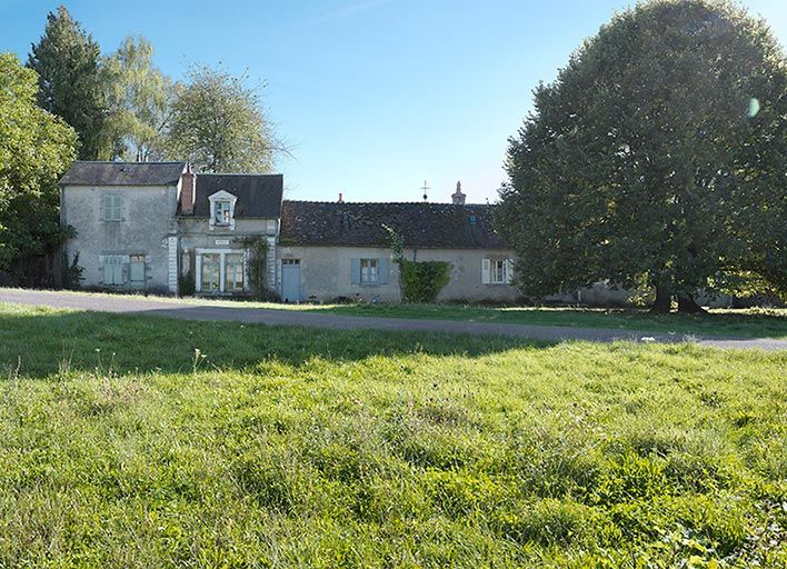 Vue d'ensemble des bâtiments, de face. © Thierry Kuntz / Région Bourgogne-Franche-Comté, Inventaire du patrimoine - 2013