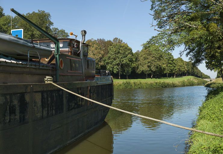 Entrée de la tranchée avec en arrière-plan le pont aqueduc (IA5800890). © Pierre-Marie Barbe-Richaud / Région Bourgogne-Franche-Comté, Inventaire du patrimoine - 2013
