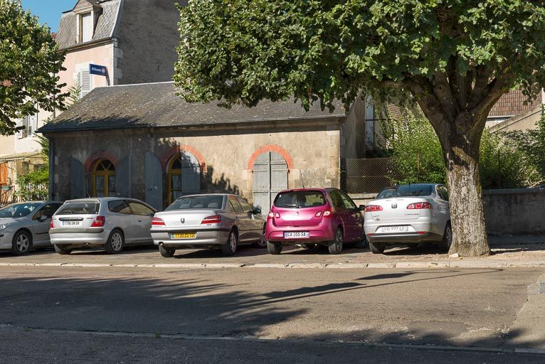 L'ancienne maison éclusière, de 3/4. © Pierre-Marie Barbe-Richaud / Région Bourgogne-Franche-Comté, Inventaire du patrimoine - 2013