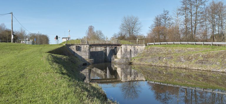 Vue d'ensemble, prise d'aval. © Thierry Kuntz / Région Bourgogne-Franche-Comté, Inventaire du patrimoine - 2013