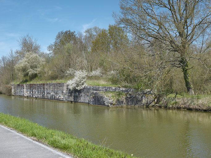 Vue d'aval. © Thierry Kuntz / Région Bourgogne-Franche-Comté, Inventaire du patrimoine - 2013