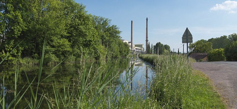 L'embranchement avec l'usine Vérallia à droite. © Thierry Kuntz / Région Bourgogne-Franche-Comté, Inventaire du patrimoine - 2013