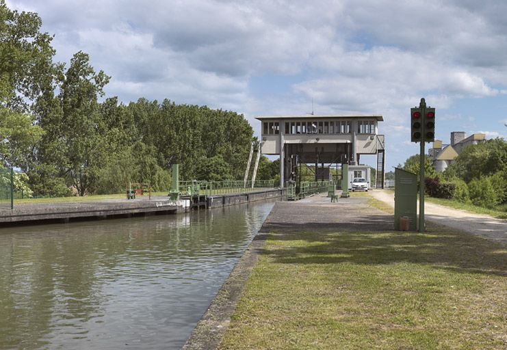 Vue d'amont. © Thierry Kuntz / Région Bourgogne-Franche-Comté, Inventaire du patrimoine - 2013