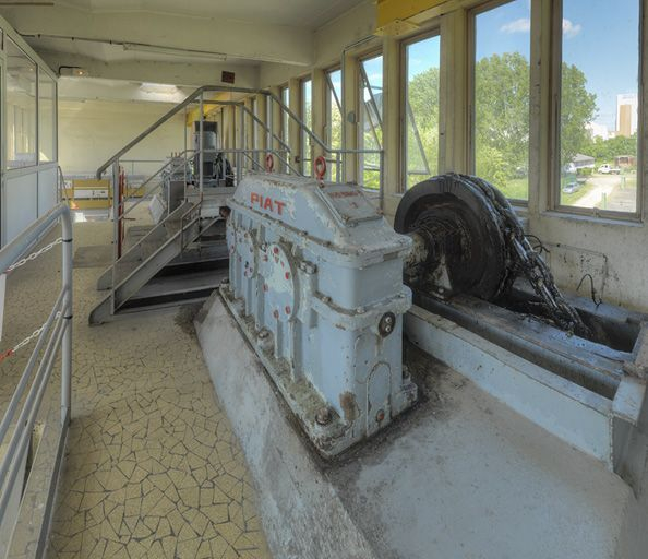 Vue intérieure de l'ancien poste de commande avec ses installations. © Thierry Kuntz / Région Bourgogne-Franche-Comté, Inventaire du patrimoine - 2013