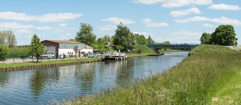 Vue d'ensemble du pont. © Pierre-Marie Barbe-Richaud / Région Bourgogne-Franche-Comté, Inventaire du patrimoine - 2013