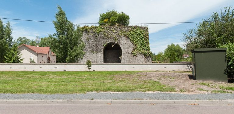 Four à chaux sur la rive droite du canal. © Pierre-Marie Barbe-Richaud / Région Bourgogne-Franche-Comté, Inventaire du patrimoine - 2013
