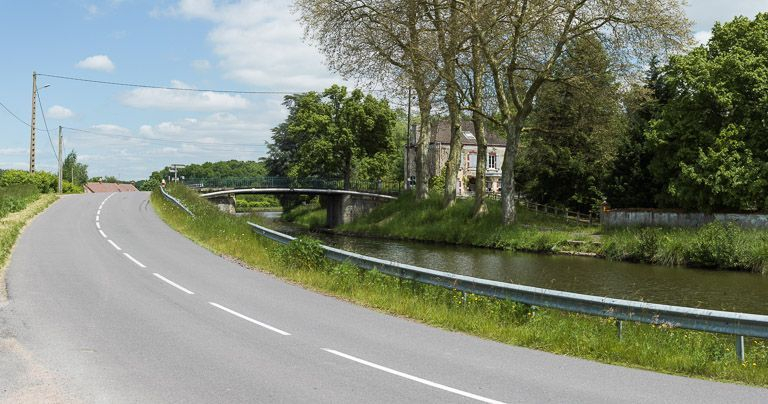 Vue d'aval. © Pierre-Marie Barbe-Richaud / Région Bourgogne-Franche-Comté, Inventaire du patrimoine - 2013