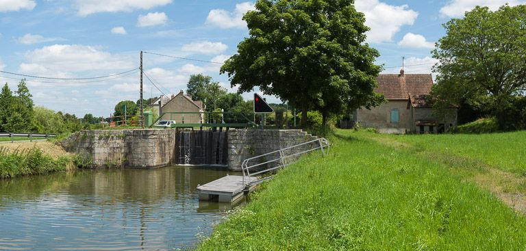 Vue d'aval du site. © Pierre-Marie Barbe-Richaud / Région Bourgogne-Franche-Comté, Inventaire du patrimoine - 2013
