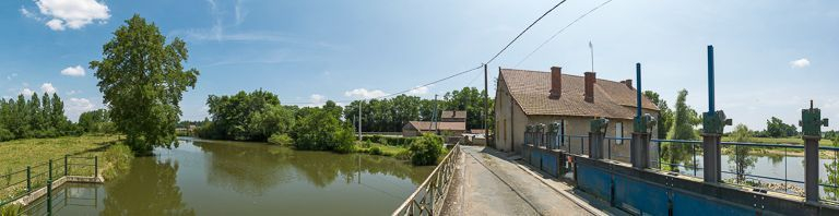 Barrage sur la Bourbince. © Pierre-Marie Barbe-Richaud / Région Bourgogne-Franche-Comté, Inventaire du patrimoine - 2013