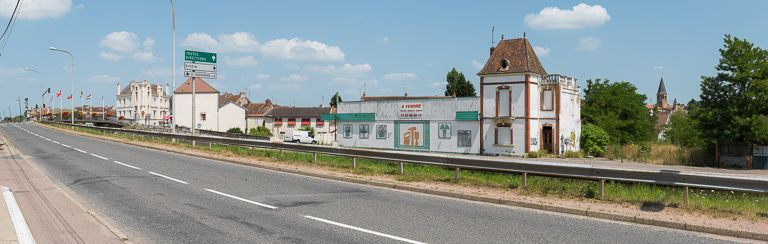 Vue de l'entrée de la ville. © Pierre-Marie Barbe-Richaud / Région Bourgogne-Franche-Comté, Inventaire du patrimoine - 2013