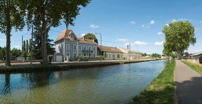 Les bâtiments de l'usine, rive gauche. © Pierre-Marie Barbe-Richaud / Région Bourgogne-Franche-Comté, Inventaire du patrimoine - 2013