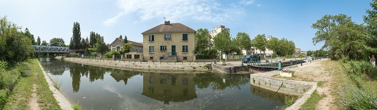Vue d'ensemble du site, avec au centre la maison éclusière. © Pierre-Marie Barbe-Richaud / Région Bourgogne-Franche-Comté, Inventaire du patrimoine - 2013