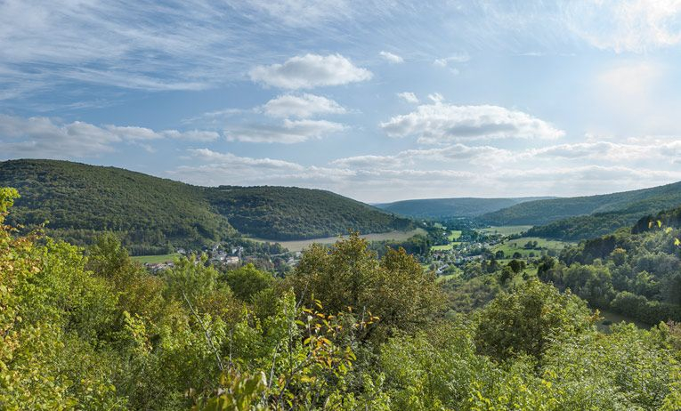 La vallée de l'Ouche, vue de l'ancien château de Marigny en direction de Saint-Victor. © Thierry Kuntz / Région Bourgogne-Franche-Comté, Inventaire du patrimoine - 2014