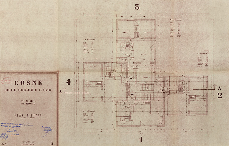 Opération de 32 logements, plan d'étage, L. Robert et M. Guillaume, avril 1955. (Archives municipales Cosne-Cours-sur-Loire, 200 W 16 - PC 722) © Thierry  Kuntz (reproduction) / Région Bourgogne-Franche-Comté, Inventaire du patrimoine - 2014