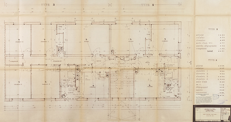 Bâtiment A à K : deuxième tranche, bâtiment E, plan de cellules T2 et T5 ; L. Robert, G. Denise, septembre 1962. (Archives municipales Cosne-Cours-sur-Loire, 200 W 12 - PC 592) © Thierry  Kuntz (reproduction) / Région Bourgogne-Franche-Comté, Inventaire du patrimoine - 2014