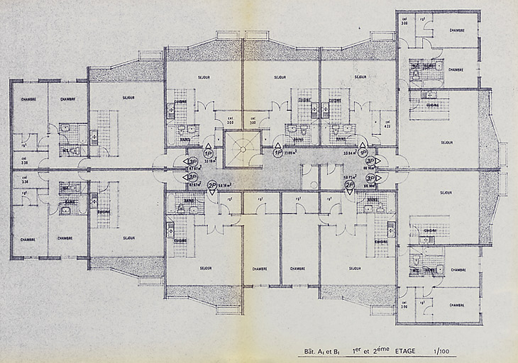 Opération de 132 logements : bâtiments A et B, plan du premier et du deuxième étages ; F. Martin Lavigne, D. Chenut, O. Senly, septembre 1979. (Archives municipales Cosne-Cours-sur-Loire, 200 W 115 - PC 684) © Thierry  Kuntz (reproduction) / Région Bourgogne-Franche-Comté, Inventaire du patrimoine - 2014