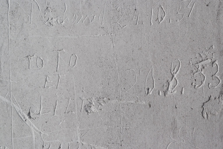 Graffiti de la cage d'escalier. © Pierre-Marie Barbe-Richaud / Région Bourgogne-Franche-Comté, Inventaire du patrimoine - 2015